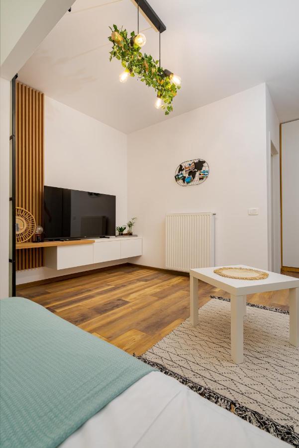 Botanic Nest Panoramic Studio Bucharest Exterior photo